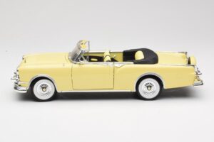 Packard Caribbean Καμπριολέ Κίτρινο Road Signature 1:18 92798 Μέταλλο - εικόνα 4 από 8