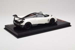 Pagani Huayra BC White Metallic Yy Model 1:18 REMC025 Ρητίνη - εικόνα 3 από 7