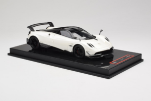 Pagani Huayra BC White Metallic Yy Model 1:18 REMC025 Ρητίνη - εικόνα 4 από 7