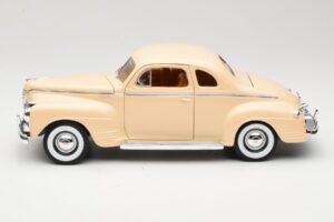 Plymouth Coupe Μπεζ Road Signature 1:18 92398 Μέταλλο - εικόνα 4 από 8