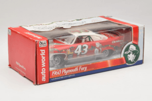 Plymouth Fury #43 R. Petty NASCAR 1960 Auto World 1:24 AW24003/06 Μέταλλο - εικόνα 2 από 3