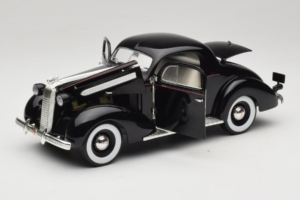 Pontiac Deluxe Μαύρο Signature Models 1:18 18106 Μέταλλο - εικόνα 2 από 8