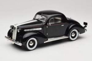 Pontiac Deluxe Μαύρο Signature Models 1:18 18106 Μέταλλο