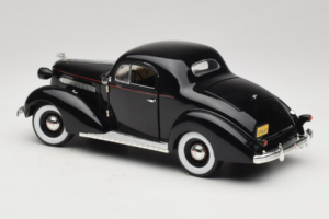 Pontiac Deluxe Μαύρο Signature Models 1:18 18106 Μέταλλο - εικόνα 7 από 8
