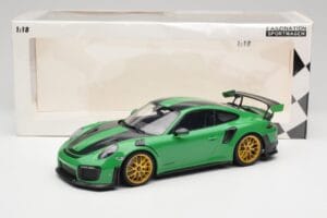 Porsche 911 991.2 GT2 RS Weissach Package British Racing Πράσινο & Χρυσές Ζάντες Minichamps 1:18 153068318 Μέταλλο - εικόνα 6 από 6