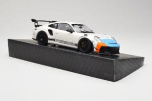 Porsche 911 991.2 GT3 RS Manthey Racing Λευκό & Μπλε & Πορτοκαλί Minichamps 1:18 MR-911-GT3RS-1805 Μέταλλο - εικόνα 4 από 6