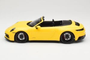 Porsche 911 992 Carrera 4 GTS Καμπριολέ Κίτρινο Minichamps 1:18 155063030 Μέταλλο - εικόνα 3 από 6