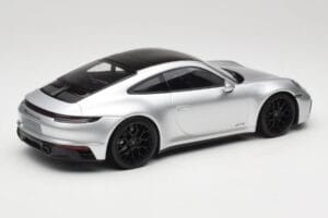 Porsche 911 992 Carrera 4 GTS Ασημί Minichamps 1:18 155063104 Μέταλλο - εικόνα 2 από 6