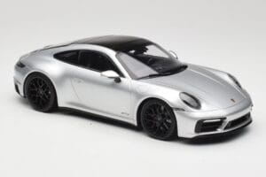 Porsche 911 992 Carrera 4 GTS Ασημί Minichamps 1:18 155063104 Μέταλλο - εικόνα 4 από 6