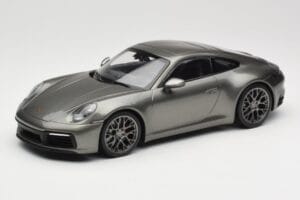 Porsche 911 992 Carrera 4S Aventurine Green Metallic Minichamps 1:18 155067328 Μέταλλο