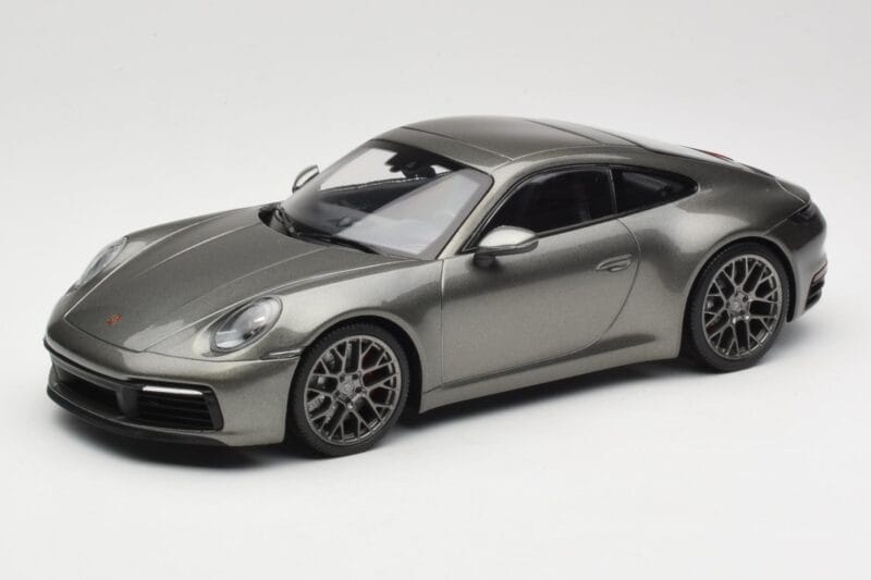 Porsche 911 992 Carrera 4S Aventurine Green Metallic Minichamps 1:18 155067328 Μέταλλο