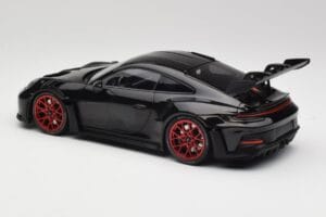 Porsche 911 992 GT3 RS Μαύρο & Κόκκινες Ζάντες & Μαύρο Ντεκόρ Minichamps 1:18 153062240 Μέταλλο - εικόνα 5 από 6