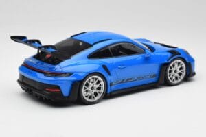 Porsche 911 992 GT3 RS Μπλε & Ασημί Ζάντες & Μαύρο Ντεκόρ Minichamps 1:18 153062234 Μέταλλο - εικόνα 2 από 6