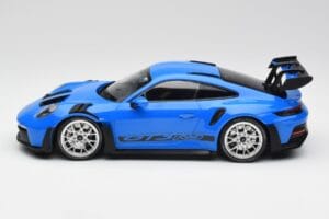 Porsche 911 992 GT3 RS Μπλε & Ασημί Ζάντες & Μαύρο Ντεκόρ Minichamps 1:18 153062234 Μέταλλο - εικόνα 3 από 6