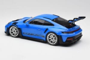 Porsche 911 992 GT3 RS Μπλε & Ασημί Ζάντες & Μαύρο Ντεκόρ Minichamps 1:18 153062234 Μέταλλο - εικόνα 5 από 6