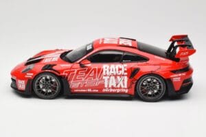 Porsche 911 992 GT3 RS Getspeed Race Taxi Guards Red Minichamps 1:18 110062040 Μέταλλο - εικόνα 4 από 8