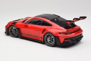 Porsche 911 992 GT3 RS Guards Κόκκινο & Ασημί Ζάντες Weissach Package Minichamps 1:18 153062246 Μέταλλο - εικόνα 5 από 6