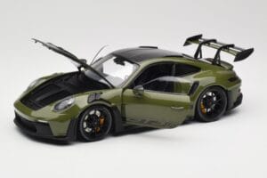 Porsche 911 992 GT3 RS Nato Olive & Black Wheels Minichamps 1:18 110062027 Μέταλλο - εικόνα 2 από 8