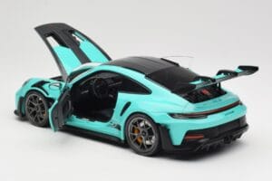 Porsche 911 992 GT3 RS Python Green & Dark Silver Wheels Minichamps 1:18 110062026 Μέταλλο - εικόνα 5 από 8