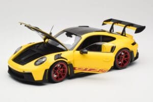 Porsche 911 992 GT3 RS Racing Yellow Weissach Package & Red Wheels Minichamps 1:18 110062025 Μέταλλο - εικόνα 2 από 8