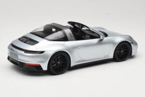 Porsche 911 992 Targa 4 GTS Ασημί Minichamps 1:18 155061061 Μέταλλο - εικόνα 2 από 6