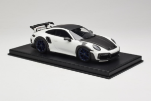 Porsche 911 992 TechArt GTstreet R Λευκό Με Μπλε Ζάντες TechArt 1:18 REMC014 Ρητίνη - εικόνα 4 από 6