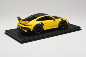 Porsche 911 992 TechArt GTstreet R Κίτρινο Με Μαύρες Ζάντες TechArt 1:18 REMC011 Ρητίνη - εικόνα 3 από 6