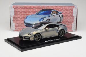 Porsche 911 Turbo S 992 Silver Bamboo Chromaflire With Display Case Spark 1:18 WAP0219100RTSS Ρητίνη - εικόνα 6 από 7