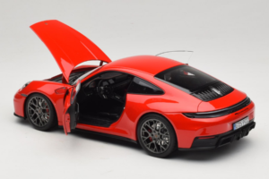Porsche 911 992.2 Carrera 4 GTS Guards Red Norev 1:18 187171 Μέταλλο - εικόνα 5 από 8
