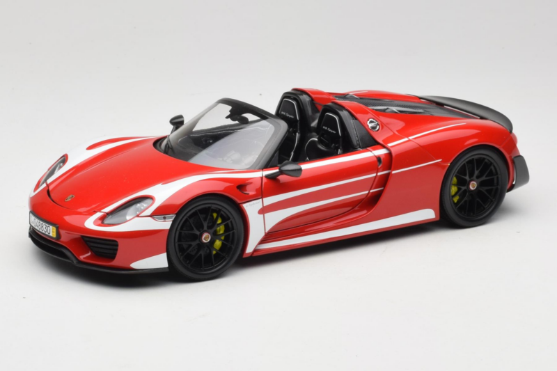 Porsche 918 Spyder Weissach Package Κόκκινες Λευκές Ρίγες Minichamps 1:18 110062442-O1 Μέταλλο