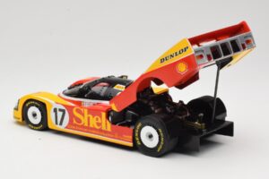 Porsche 962C Group C #17 D. Bell / H-J. Stuck / K. Ludwig 24 Hours of Le Mans 1988 Universal Hobbies 1:18 4704 Μέταλλο - εικόνα 5 από 8