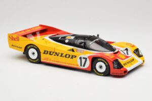 Porsche 962C Group C #17 D. Bell / H-J. Stuck / K. Ludwig 24 Hours of Le Mans 1988 Universal Hobbies 1:18 4704 Μέταλλο - εικόνα 6 από 8
