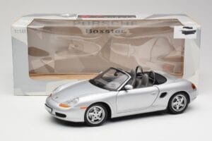 Porsche Boxster 986 Καμπριολέ Arctic Ασημί Μεταλλικό UT Models 1:18 27852 Μέταλλο - εικόνα 8 από 8