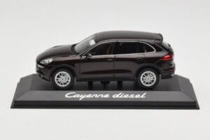 Porsche Cayenne 958 Diesel Acajou Brown Minichamps 1:43 Porsche Cayenne 958 Diesel Acajou Brown Minichamps 1:43 WAP0200030E Μέταλλο