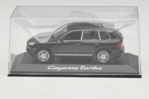 Porsche Cayenne Turbo Dark Green Metallic Minichamps 1:43 WAP02061117 Μέταλλο - εικόνα 4 από 5