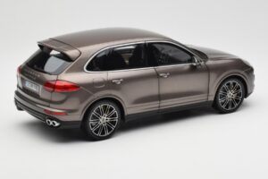 Porsche Cayenne E2 Turbo S Umbra Μεταλλικό Minichamps 1:18 WAP0213020F Μέταλλο - εικόνα 3 από 8