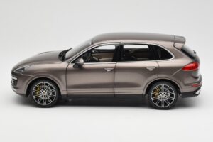 Porsche Cayenne E2 Turbo S Umbra Μεταλλικό Minichamps 1:18 WAP0213020F Μέταλλο - εικόνα 4 από 8