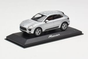 Porsche Macan 95B Silver Grey Metallic Πρωτότυπο Minichamps 1:43 WAP0201540E Μέταλλο - εικόνα 2 από 4