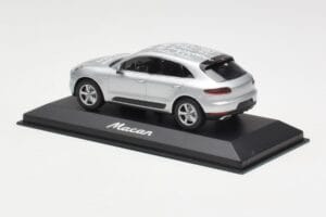 Porsche Macan 95B Silver Grey Metallic Πρωτότυπο Minichamps 1:43 WAP0201540E Μέταλλο - εικόνα 3 από 4