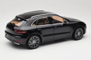 Porsche Macan Turbo 95B Black Metallic Minichamps 1:18 110062502 Μέταλλο - εικόνα 3 από 8