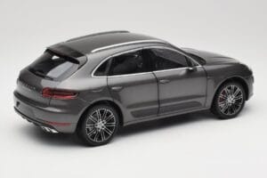 Porsche Macan Turbo 95B Grey Metallic Minichamps 1:18 110062501 Μέταλλο - εικόνα 3 από 8