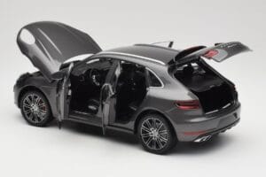 Porsche Macan Turbo 95B Grey Metallic Minichamps 1:18 110062501 Μέταλλο - εικόνα 5 από 8