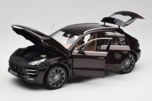 Porsche Macan 95B Turbo Μαόνι Μεταλλικό Minichamps 1:18 110062500 Μέταλλο - εικόνα 2 από 8