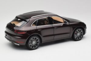 Porsche Macan 95B Turbo Μαόνι Μεταλλικό Minichamps 1:18 110062500 Μέταλλο - εικόνα 3 από 8