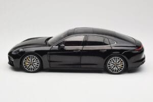 Porsche Panamera 971 Turbo S Μαύρο Metallic Minichamps 1:18 113061076 Μέταλλο - εικόνα 4 από 8
