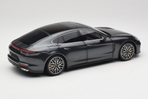 Porsche Panamera 971 Turbo S Grey Metallic Minichamps 1:18 113061073 Μέταλλο - εικόνα 3 από 8