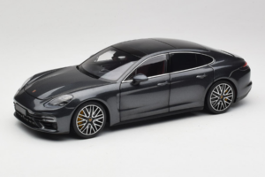 Porsche Panamera 971 Turbo S Grey Metallic Minichamps 1:18 113061073 Μέταλλο