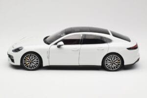Porsche Panamera 971 Turbo S Λευκό Metallic Minichamps 1:18 113061074 Μέταλλο - εικόνα 4 από 8