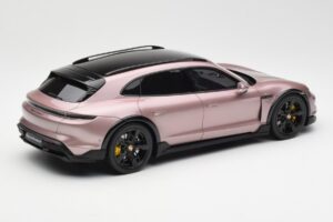 Porsche Taycan Turbo S Cross Turismo Μεταλλικό Ροζ GT Spirit 1:18 GT440 Ρητίνη - εικόνα 2 από 6