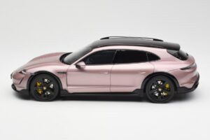 Porsche Taycan Turbo S Cross Turismo Μεταλλικό Ροζ GT Spirit 1:18 GT440 Ρητίνη - εικόνα 3 από 6